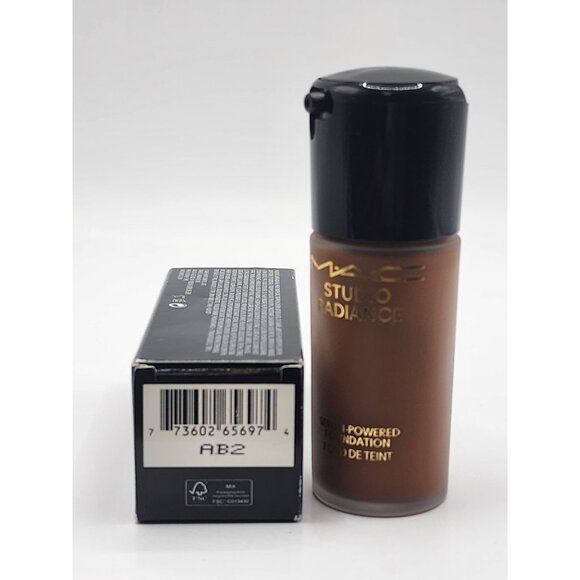 MAC NW50 Studio Radiance Serum Powered Foundation - Picture 3 of 3
